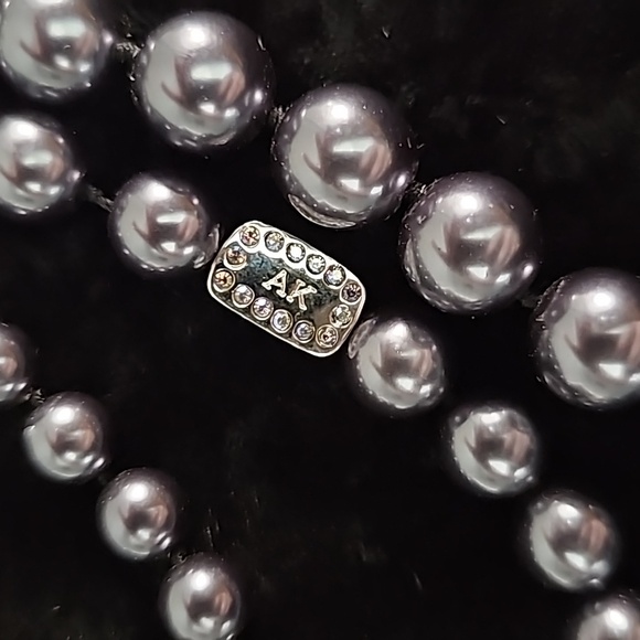 Ann Klein Gorgeous Necklace and Earrings. Charcoal color Pearls on Silver. - Picture 4 of 8